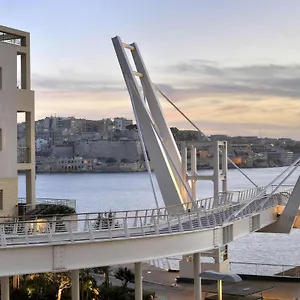 Seafront Lux Inc Pool, Upmarket Area Appartement