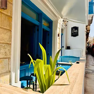 248 Boutique Studios, Pensjonat